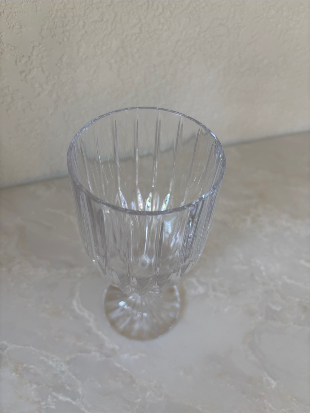 Clear Crystal-Effect Wine Glass - Elegant Patterned Stemware - Picture 2 of 5